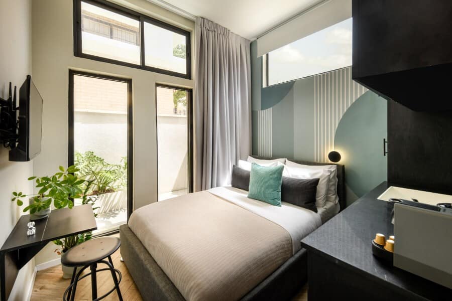 Colorbox Loginn Hotels